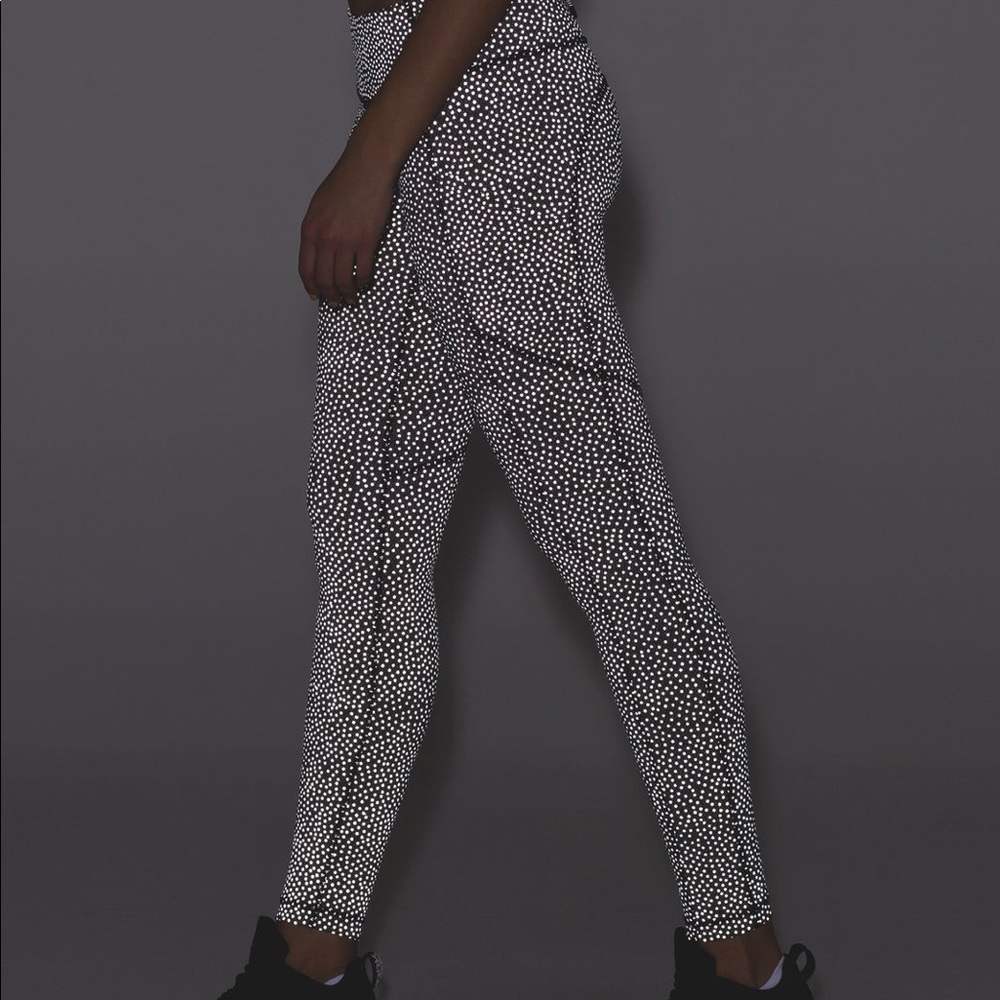 Lululemon Speed Tight V Reflective